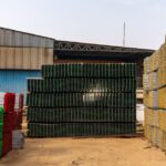 Matériaux de construction stockés en entrepôt